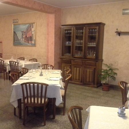 Hotel Ticino Ristorante Chierico Carbonara al Ticino Kültér fotó