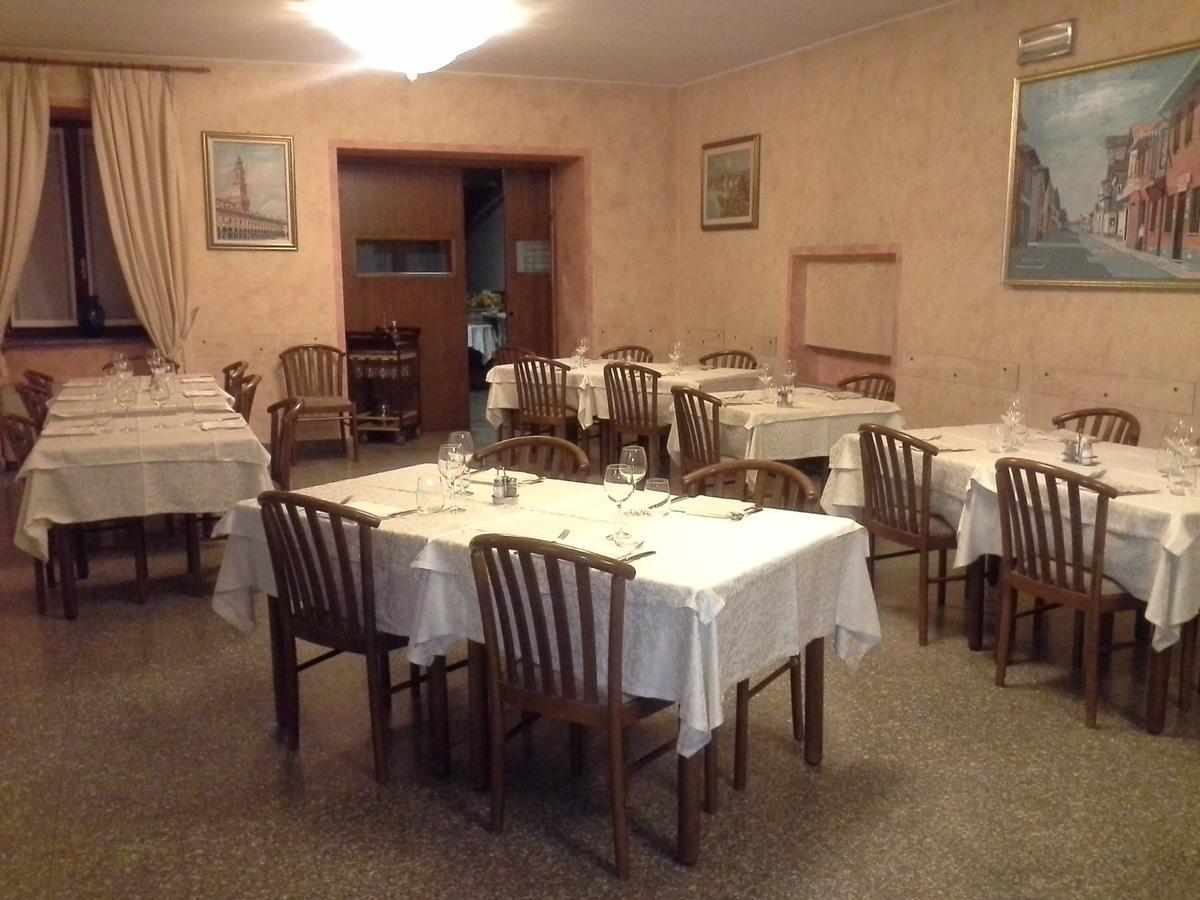 Hotel Ticino Ristorante Chierico Carbonara al Ticino Kültér fotó