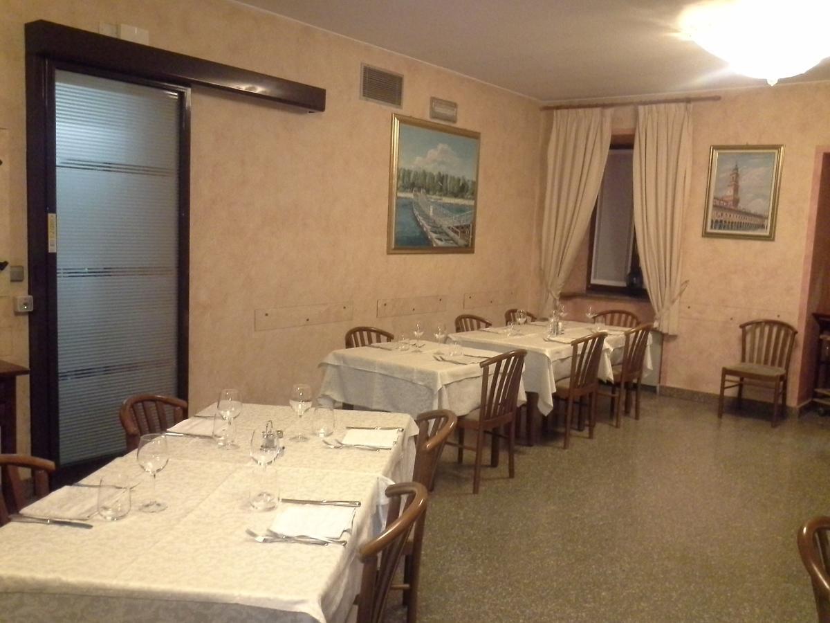 Hotel Ticino Ristorante Chierico Carbonara al Ticino Kültér fotó